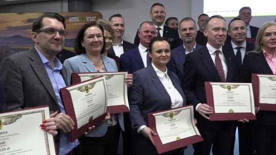 SAMORZĄDY Z DOLNEGO ŚLĄSKA ZE WSPARCIEM Z WOJEWÓDZTWA