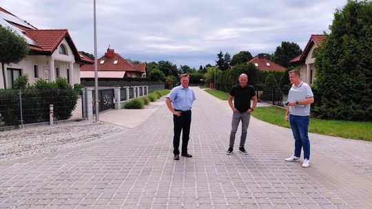 Serby z nową drogą. Zakończyła się budowa ul. Zielonej