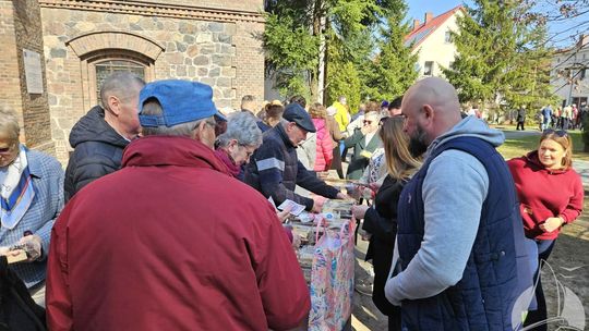 Sława pomaga. Kiermasz ciast dla pani Uli zakończył się sukcesem