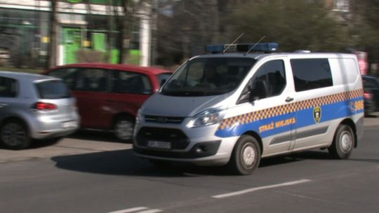 STRAŻ MIEJSKA WSPOMAGA POLICJĘ - Na ulicach więcj patroli.