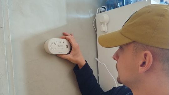 Strażacy reagują po zdarzeniu w Głogowie. Mieszkańcy dostali czujkę