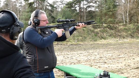 STRZELALI Z BRONI KRÓTKIEJ I DŁUGIEJ