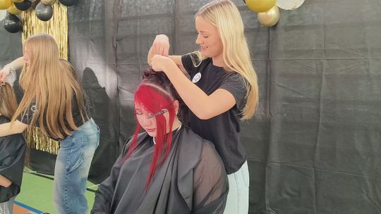 STYL I SZYK NA GŁOWACH MODELEK – KONKURS FRYZ-ART