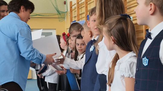 Szkoła Podstawowa nr 8 w Głogowie nagrodziła ponad 80 uczniów