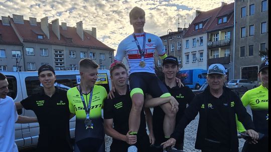 TC Chrobry Głogów Scott kontynuuje serię sukcesów
