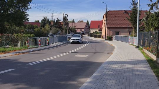 TĘCZOWA W RUSZOWICACH PRZEBUDOWANA – MIESZKAŃCY CZEKALI LATAMI
