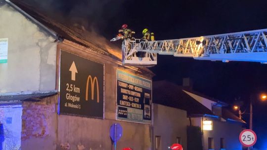 TRWA DOGASZANIE POGOŻELISKA W SERBACH