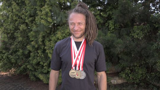 TRZY MEDALE MISTRZOSTW POLSKI MASTERSÓW ADRIANA OLSZEWSKIEGO