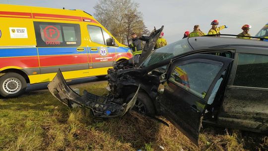 Trzy osoby poszkodowane w zdarzeniu drogowym pod Grębocicami Trzy osoby poszkodowane w zdarzeniu drogowym pod Grębocicami