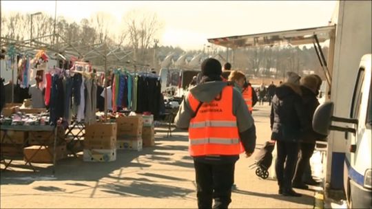 TYLKO WARZYWA I KWIATY - Wznowiono sprzedaż na miejskim targowisku.