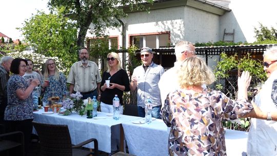 UCZCILI IMIENINY SWOJEJ ULICY