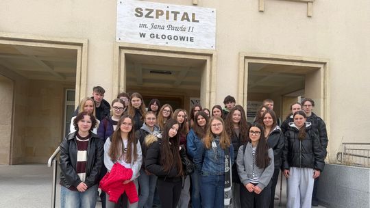 Uczniowie I LO odwiedzili szpital w Głogowie