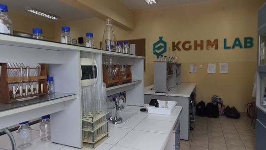 Uczniowie I LO w Bolesławcu z nową pracownią KGHM LAB