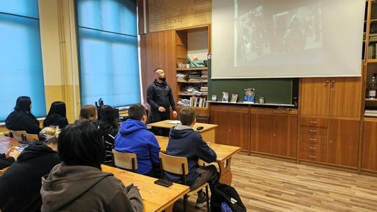 Uczniowie ze Wschowy poznali zagrożenia w sieci i poza nią