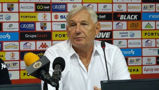 Zwłoka dyrektora Zbigniewa Prejsa ze zmianą trenera może drogo kosztować Chrobrego.