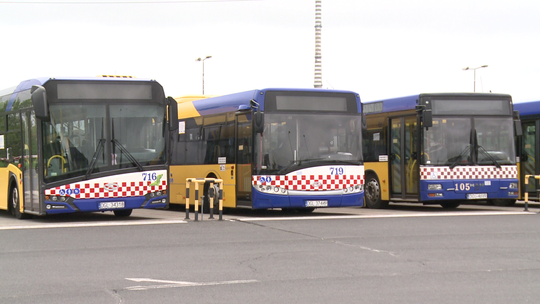 WIĘCEJ ZA PRZEJAZD AUTOBUSEM 