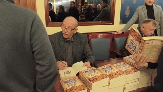 WIELKIE ZAINTERESOWANIE KSIĄŻKĄ O HISTORII GŁOGOWA