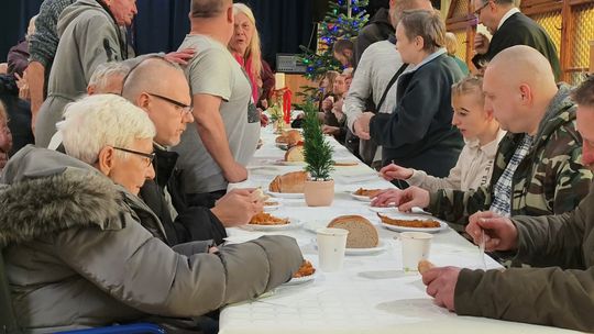 WIGILIA, KTÓRA DAŁA CIEPŁO I WSPÓLNOTĘ WIGILIA, KTÓRA DAŁA CIEPŁO I WSPÓLNOTĘ