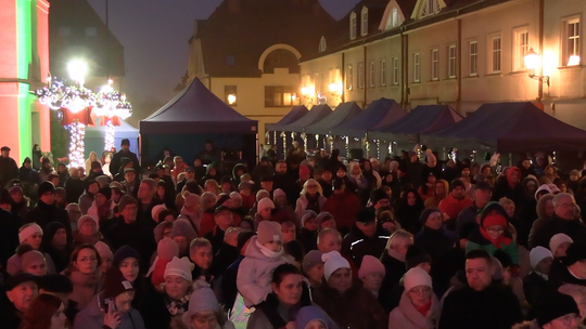 WIGILIA PEŁNA ŚWIĄTECZNEGO CIEPŁA WIGILIA PEŁNA ŚWIĄTECZNEGO CIEPŁA