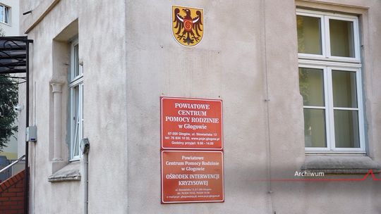 WOJEWODA UJAWNIA BŁĘDY W PCPR