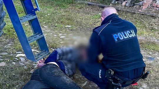 Wschowa: 40-latek bez prawa jazdy i z promilami uciekał policjantom