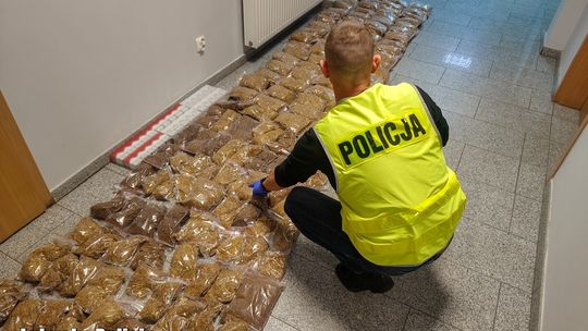 Wschowa: Policja przejęła 46 kg tytoniu i 1200 papierosów