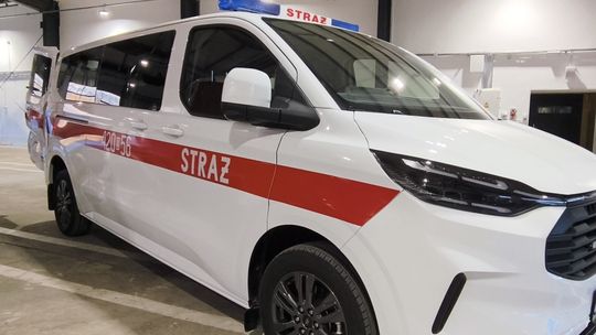 WSPARCIE GMINY DLA PSP GŁOGÓW. NOWY BUS OPERACYJNY