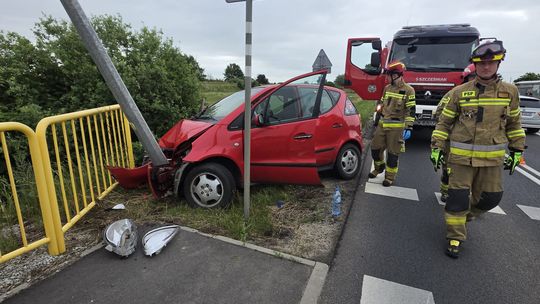Wypadek na DW 319. 48-latek był pijany, nie zasnął za kierownicą