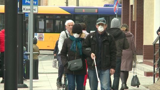 WYSTAWIAJĄ MANDATY - Łamane są ograniczenia wprowadzone na czas epidemii.