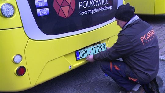 ZIELONE TABLICE NA MIEJSKICH AUTOBUSACH