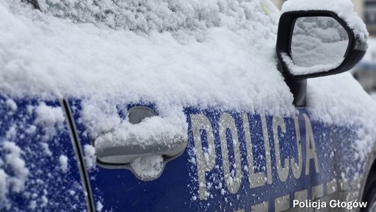 Zima na drogach w Głogowie. Policja apeluje do kierowców
