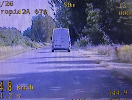 1500 zł mandatu i utrata prawa jazdy. Jechał 144 km/h
