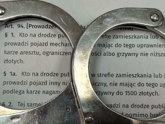 Bez prawa jazdy, OC i przeglądu. 22-latka odpowie przed sądem