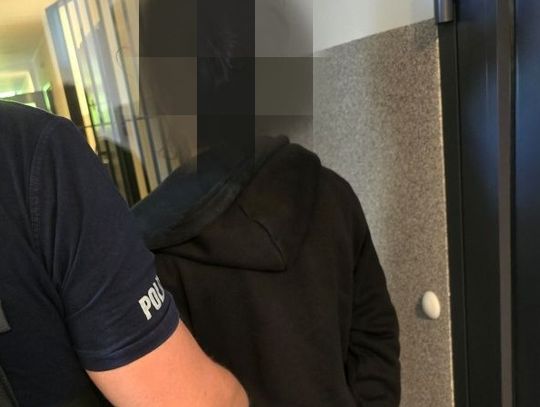 Dwie osoby poszukiwane zatrzymane w jeden dzień. Czujność policjanta z Przemkowa