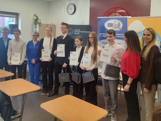 Dyktando w Głogowie. Uczeń podstawówki pokonał starszych