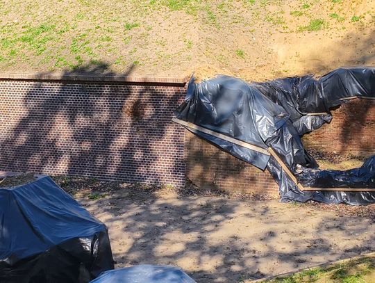 Fosa Fortu Gwiaździstego bez robotników. Jest wyjaśnienie