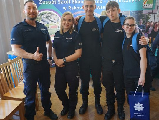 Klasa mundurowa pokazała klasę