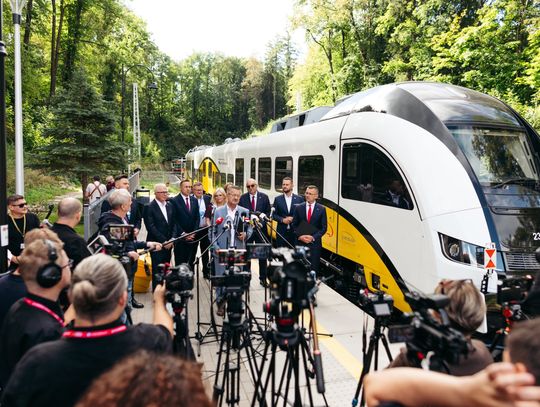 Koleje Dolnośląskie zwiększają zamówienie. Kolejne pociągi od PESA