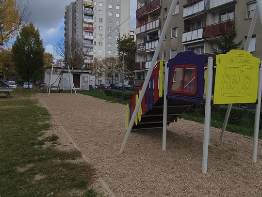 Łańcuch i kłódka na tyrolce na Kosmonautów Polskich. Znamy powód