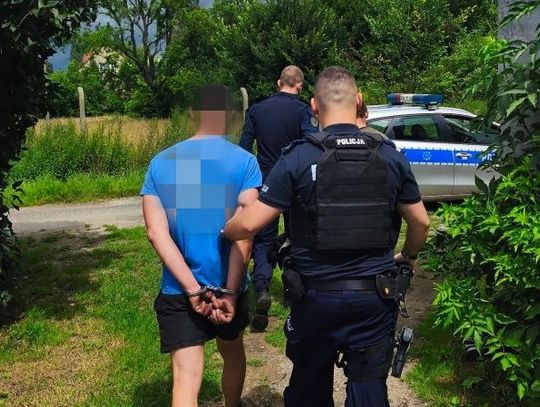 Myślał, że uniknie więzienia. Policjanci znaleźli go u kolegi