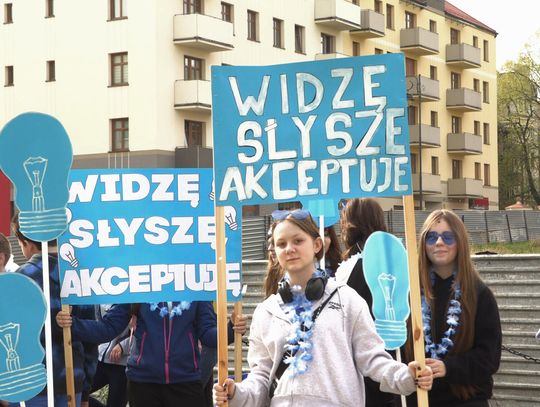 NIEBIESKI MARSZ PRZESZEDŁ ULICAMI GŁOGOWA