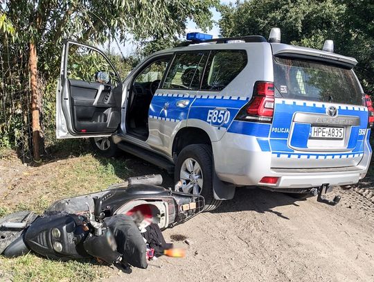 Pościg w Konradowie. Motorowerzysta uciekał przed policją
