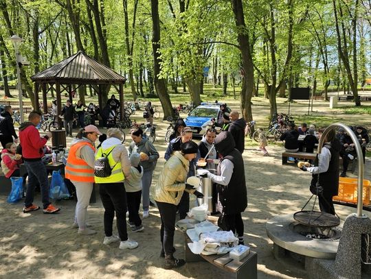 Rodzinny Rajd Rowerowy we Wschowie. Bezpieczna zabawa w parku