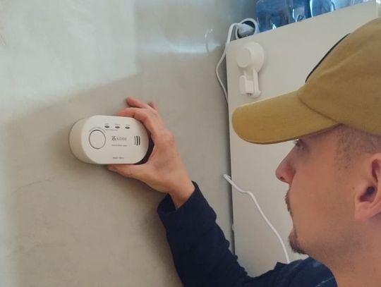 Strażacy reagują po zdarzeniu w Głogowie. Mieszkańcy dostali czujkę