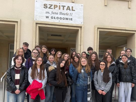 Uczniowie I LO odwiedzili szpital w Głogowie Uczniowie I LO odwiedzili szpital w Głogowie