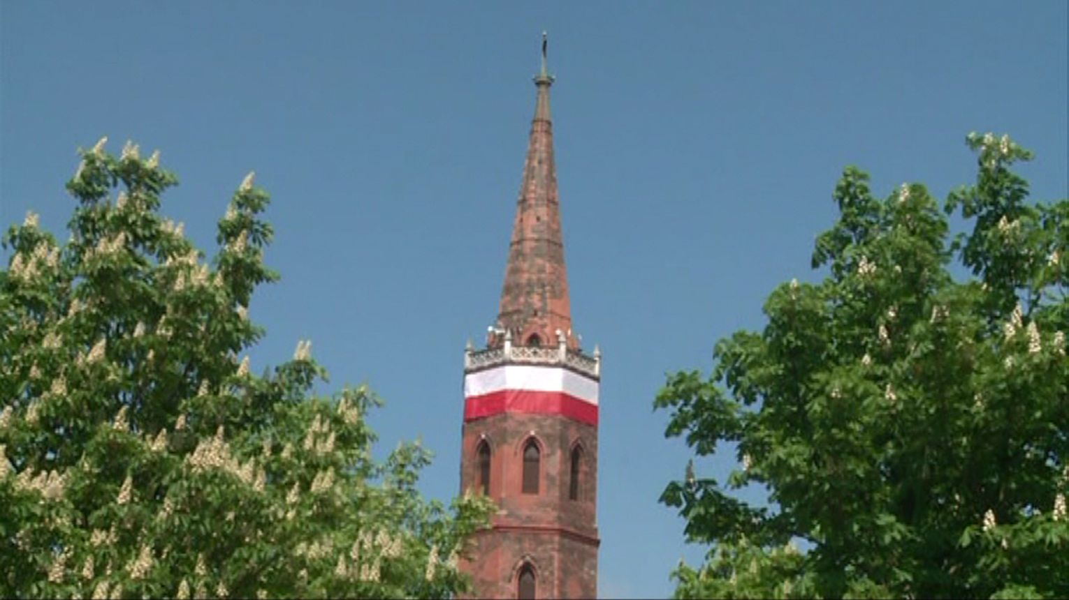 Jak Ustawić Flagi W Stojaku Dzień Flagi w Głogowie. Tak długiej, jak w Krakowie w 2018 roku (2057 m
