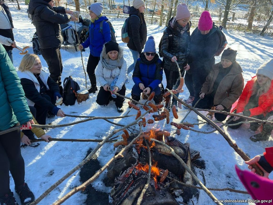 200 policjantek na Ślęży! Integracja i ruch w dolnośląskiej Policji 200 policjantek na Ślęży! Integracja i ruch w dolnośląskiej Policji