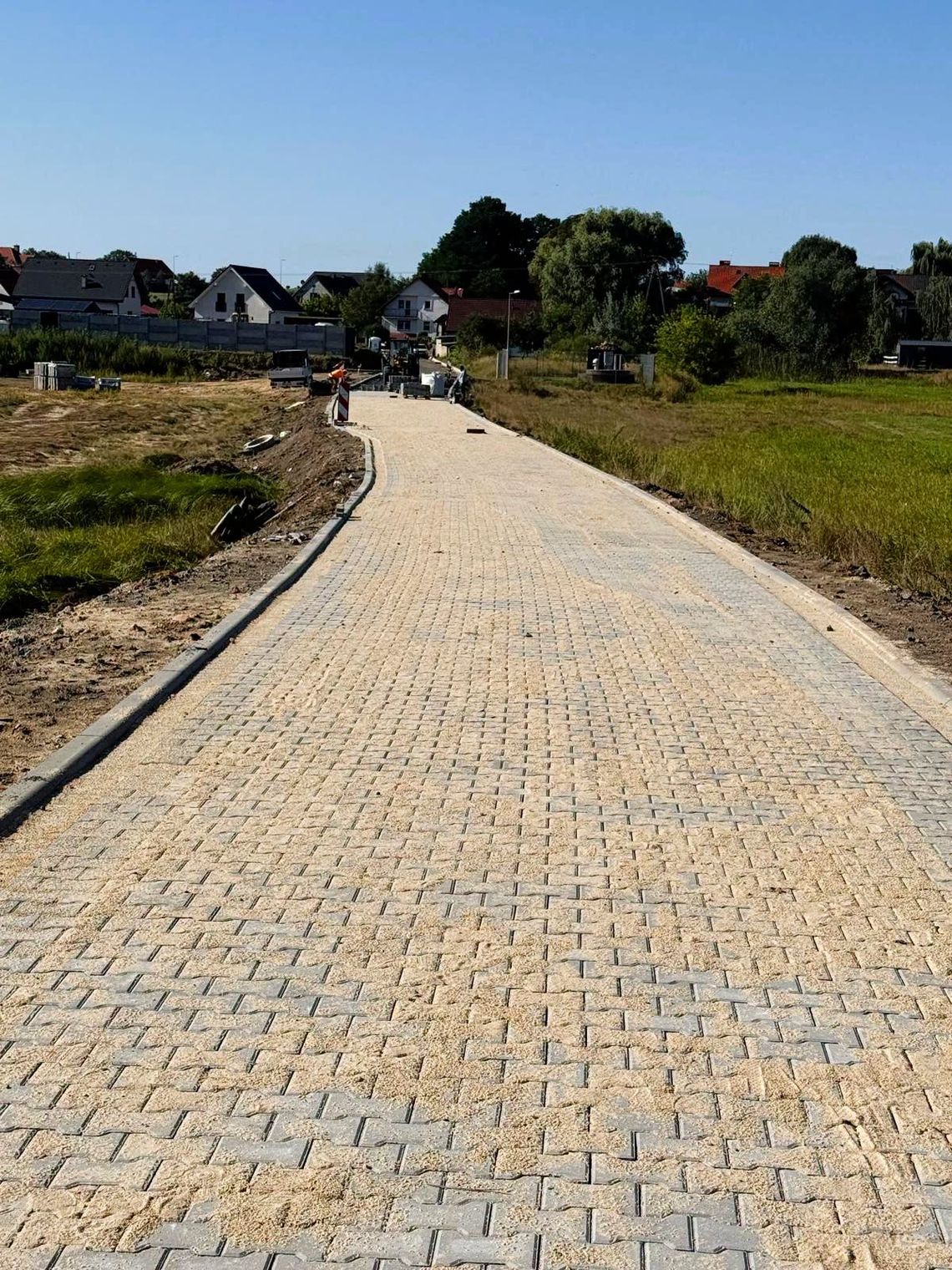 382 tys. zł na drogę w Borku. Prace przy ul. Przy Moście postępują 382 tys. zł na drogę w Borku. Prace przy ul. Przy Moście postępują