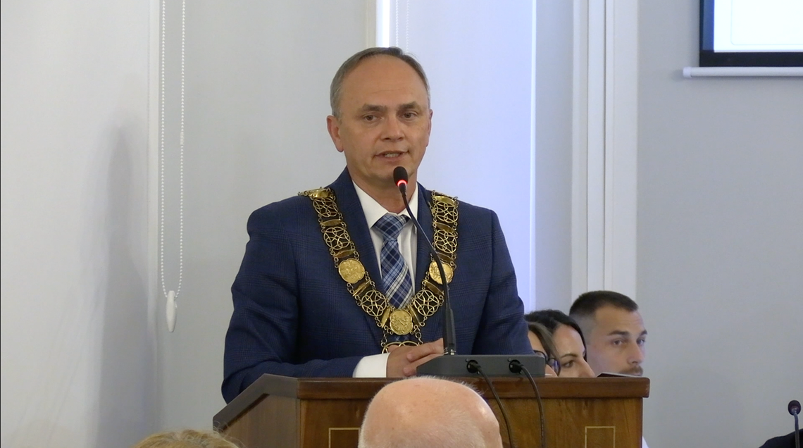 Burmistrz Polkowic z absolutorium. Radni podzieleni podczas głosowania Burmistrz Polkowic z absolutorium. Radni podzieleni podczas głosowania