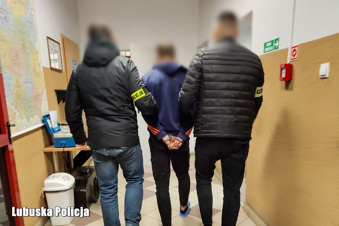 CHCIELI OKRAŚĆ DOSTAWCĘ JEDZENIA. TRAFILI DO ARESZTU